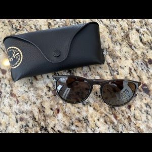 Ray-Ban Ericka classic sunglasses